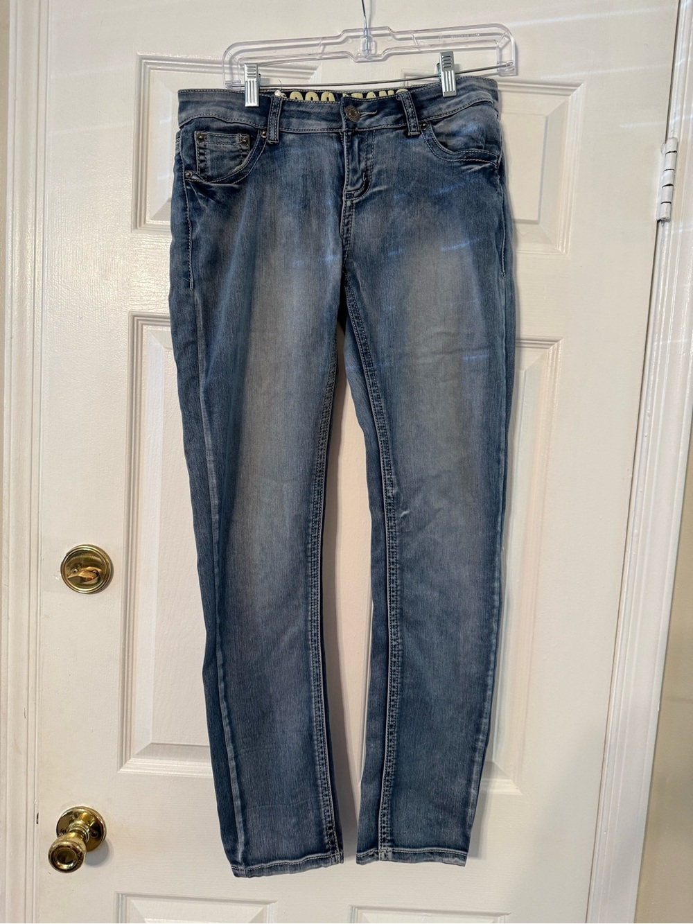 GOGO Juniors Women's Faded Blue Straight-Leg Jeans